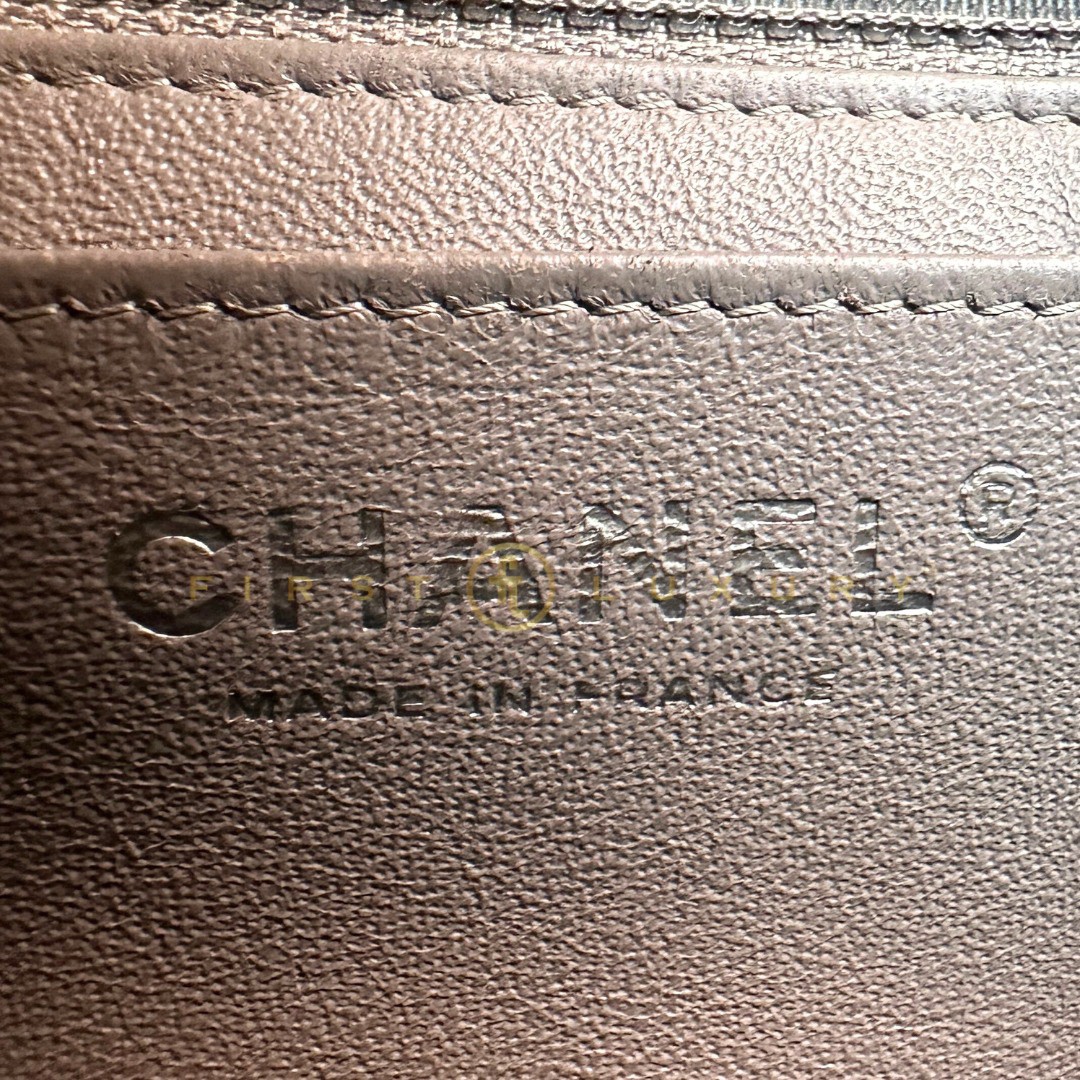 default-img